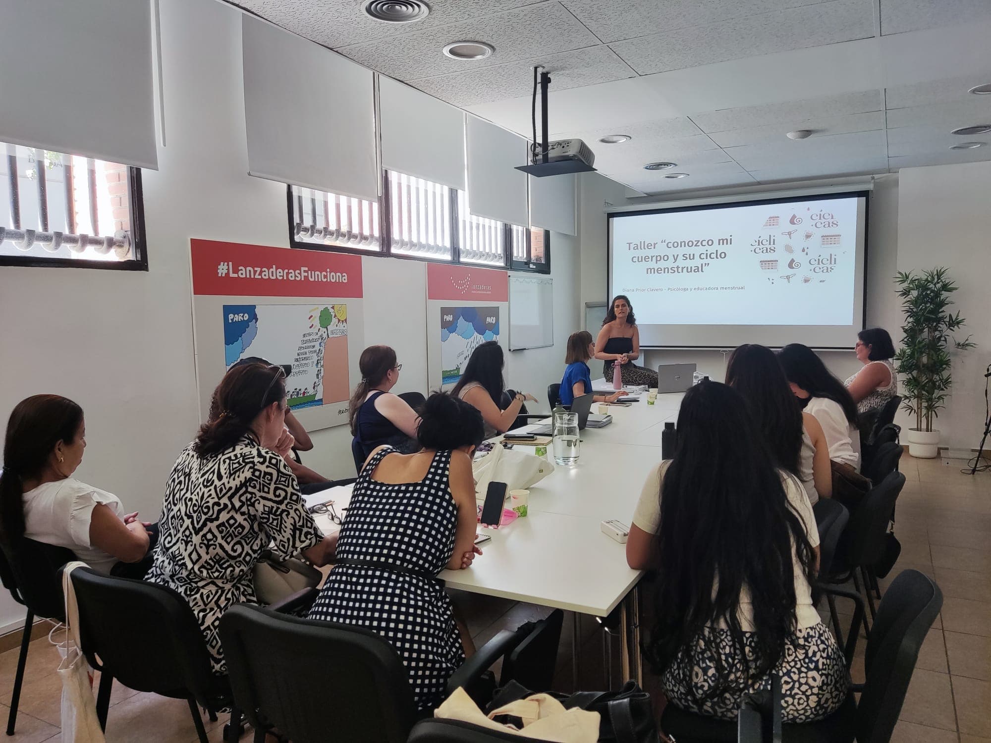 participantes inicio charla